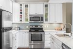 Stainless Steel Appliances & Gorgeous Kitchen Backsplash